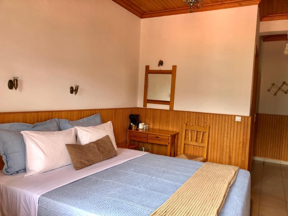 Apostolos Hotel Мецовон Экстерьер фото