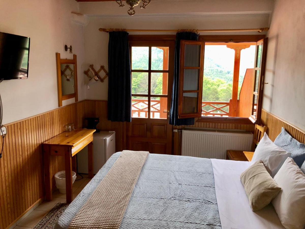 Apostolos Hotel Мецовон Экстерьер фото