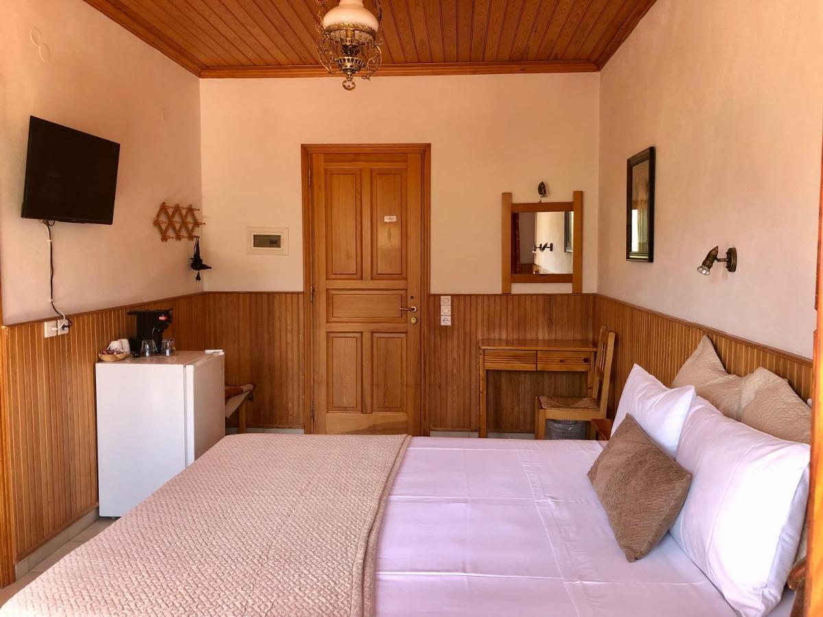 Apostolos Hotel Мецовон Экстерьер фото